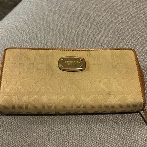 Michael Kors zippered wallet